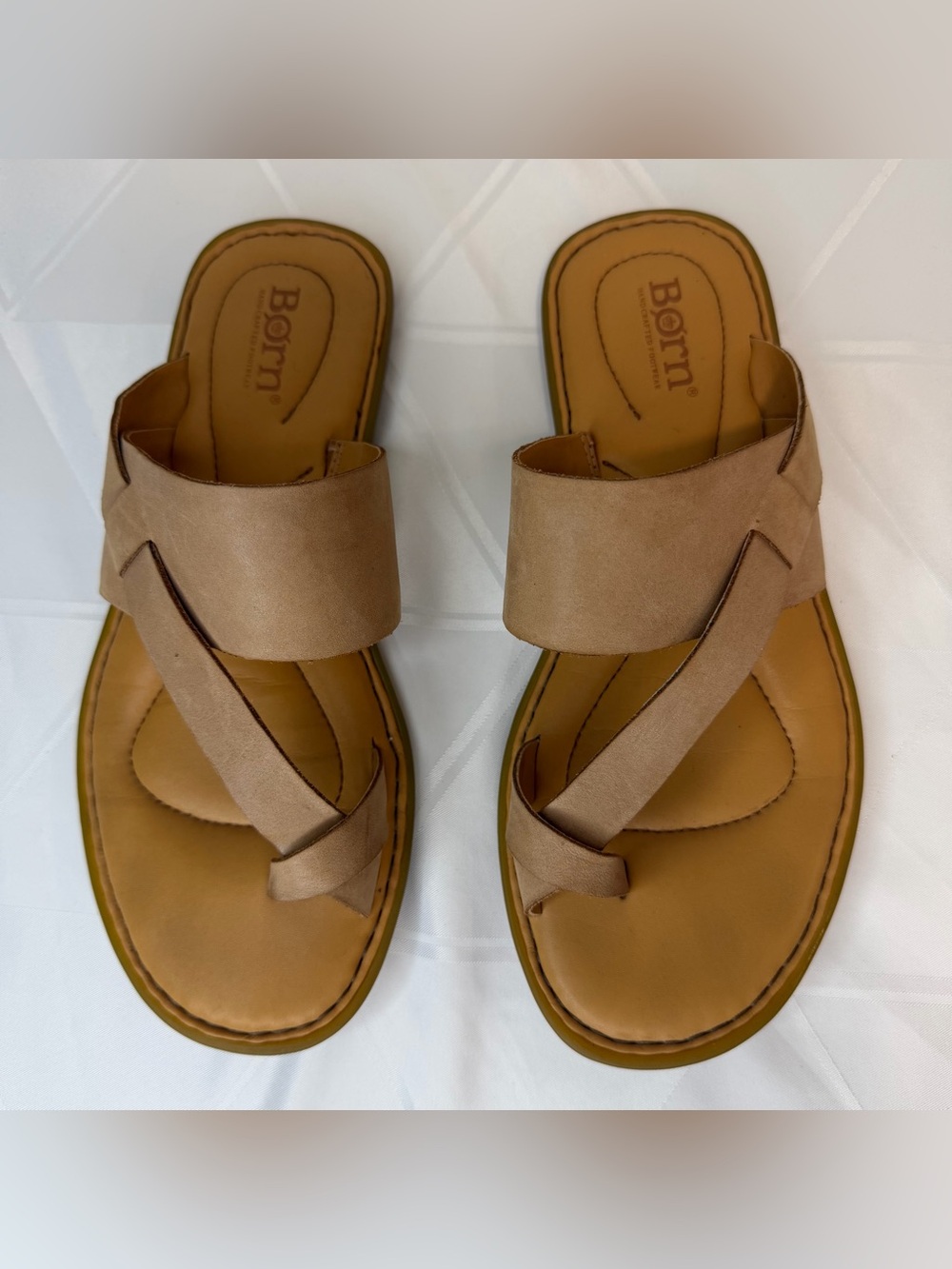 Born Women’s Veda Toe-Loop Strappy Tan Full Grain Leather Sandals Shoes Size 7M